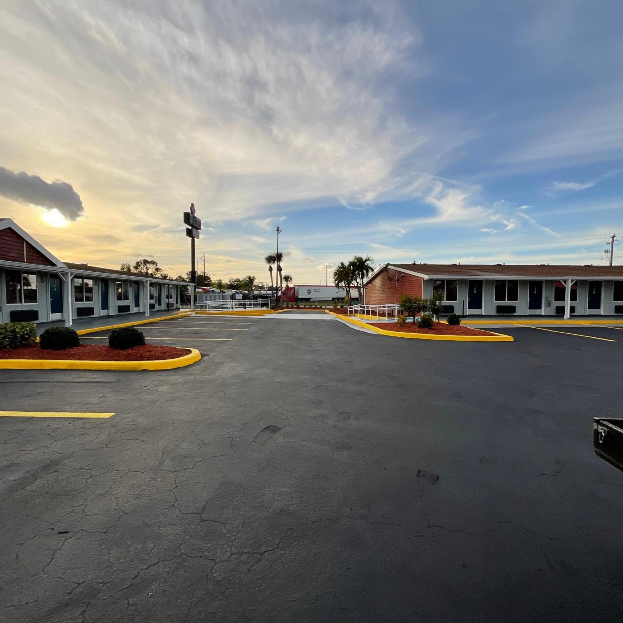 Knights Inn Punta Gorda Bagian luar foto